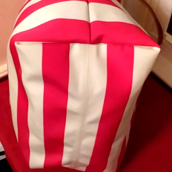 🎆 Sale NEW Dooney & Burke Red/White Large TravelTote/Great for Shopping/Beach - Picture 8 of 10